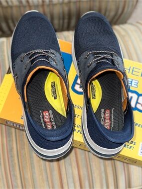 Skechers Men's Navy Size 11 Slip-On Athletic Sneakers